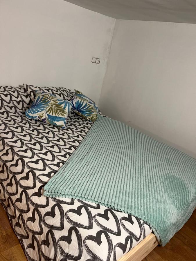 Alzira Bonita Habitacion Verde Con Bano Privado Hotel Bagian luar foto